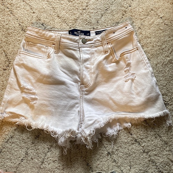 Hollister Ultra High-Rise Mom Short 3’ - size 5 / 27 US - Picture 1 of 4